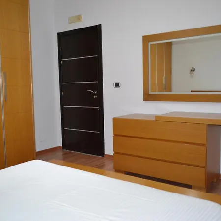 Penthouse Terrace View 4br In The Heart Влёра