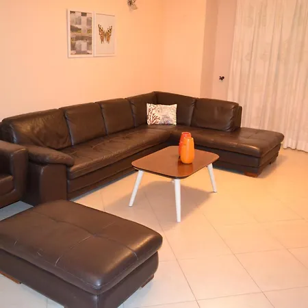 Penthouse Terrace View 4br In The Heart Влёра