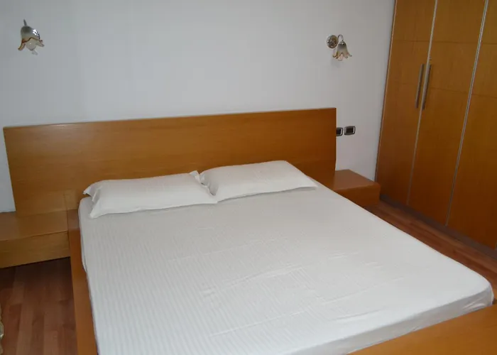 Penthouse Terrace De Luxe 4 Bedrooms アパート Vlorë