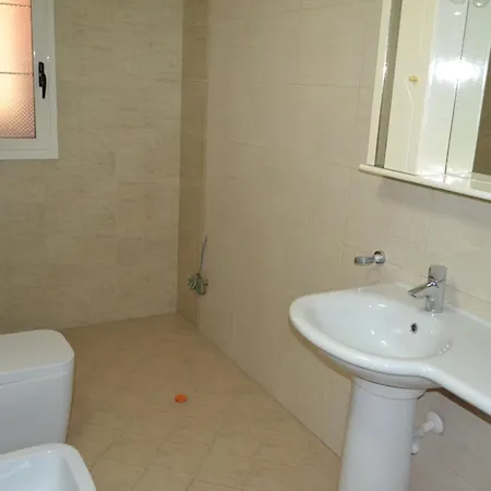 Penthouse Terrace View 4Br Apt In The Vlora Heart Appartamento