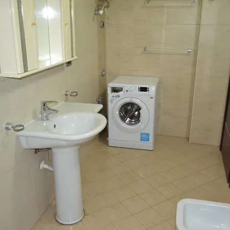 Appartamento Penthouse Terrace View 4Br Apt In The Vlora Heart *