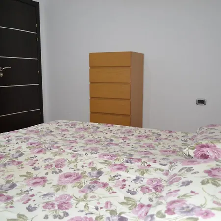Penthouse Terrace View 4Br Apt In The Vlora Heart Appartamento