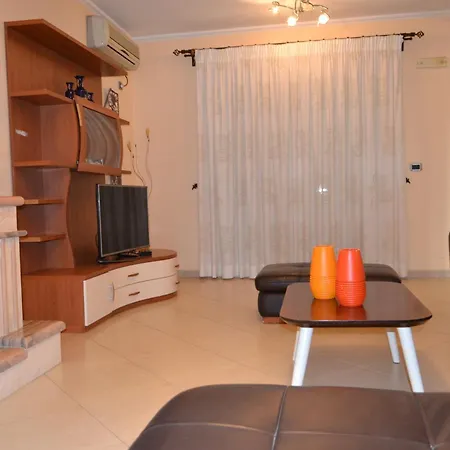Penthouse Terrace View 4Br Apt In The Vlora Heart *