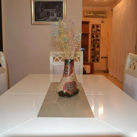 Penthouse Terrace View 4Br Apt In The Vlora Heart Vlorë